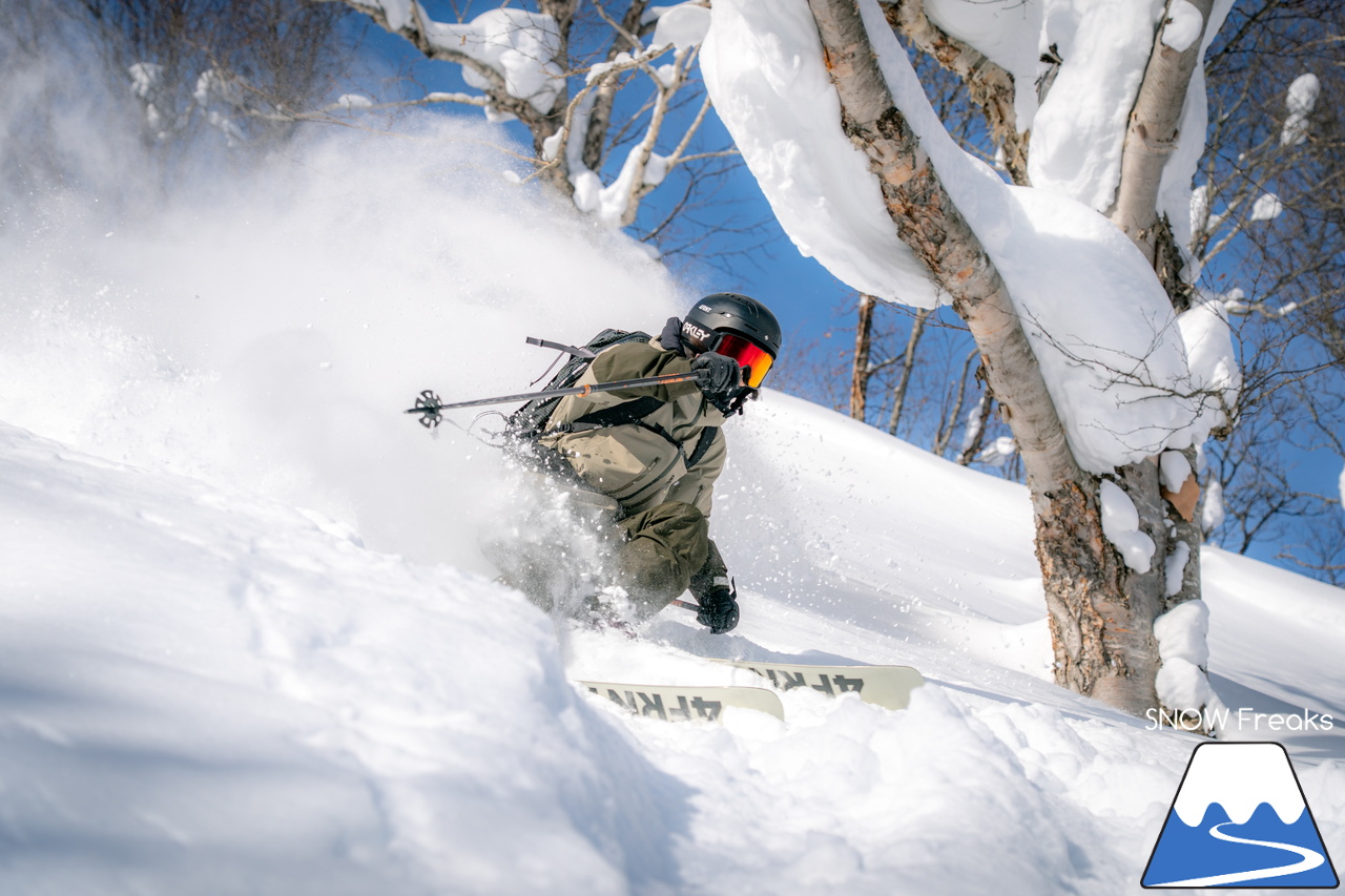 サッポロテイネ｜プロスキーヤー・中西太洋さんが、今季 SNOW Freaks 初登場。コンディション良好なゲレンデ＆パウダーを滑る、そして、撮る！